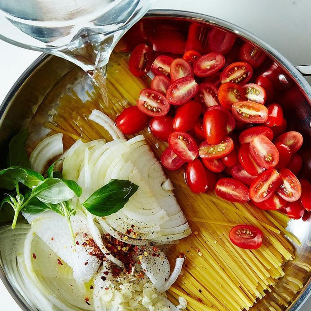 One-Pan Pasta with Tomatoes and Herbs